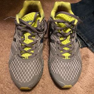 Men’s New Balance like new light wear